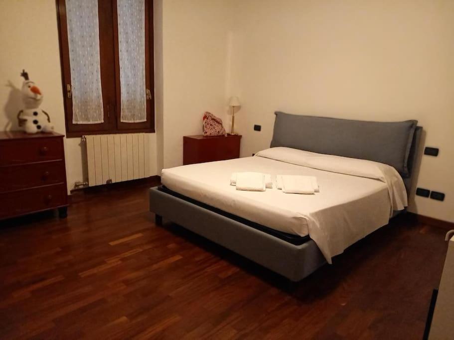 Comfortable Typical Old Style Apartment Milánó Kültér fotó